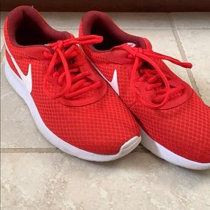 NIKE Athletic Shoes LIKE NEW (Red)